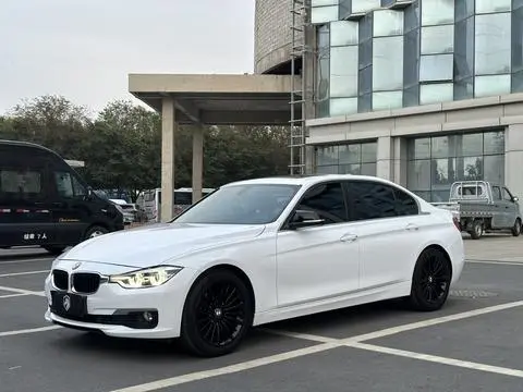 BMW 3 Series 2018 — фото 1