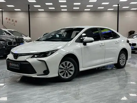 Toyota Corolla 2022 — фото 1