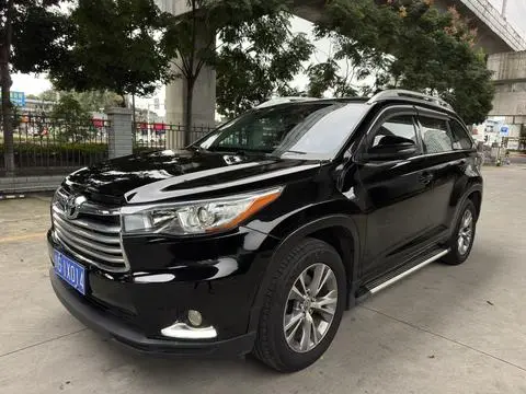Toyota Highlander 2015 — фото 1