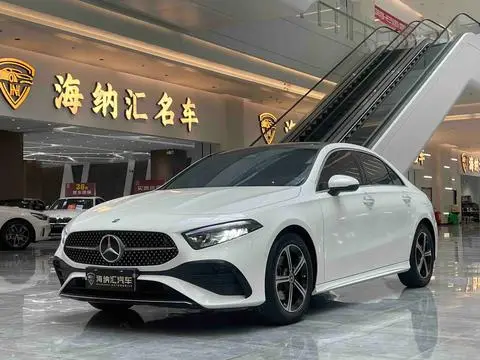 Mercedes-Benz A-Class 2024 — фото 1
