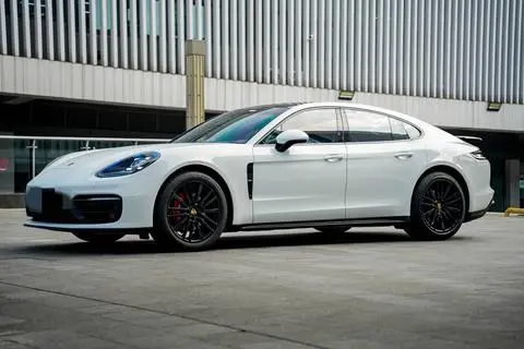 Porsche Panamera 2022