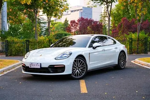 Porsche Panamera 2022