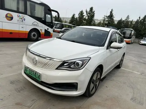 Dongfeng E70 2022