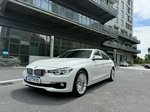 BMW 3 Series 2018 — фото 1