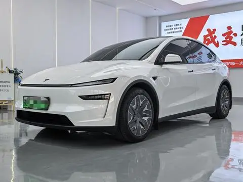Tesla Model Y L 2025