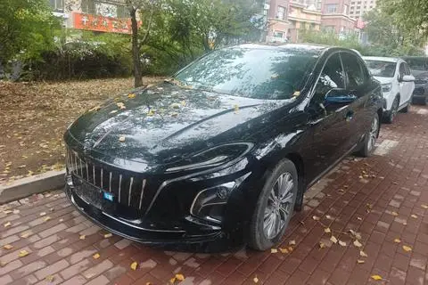 Hongqi E-QM5 2024