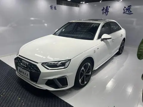 Audi A4L 2022 — фото 1