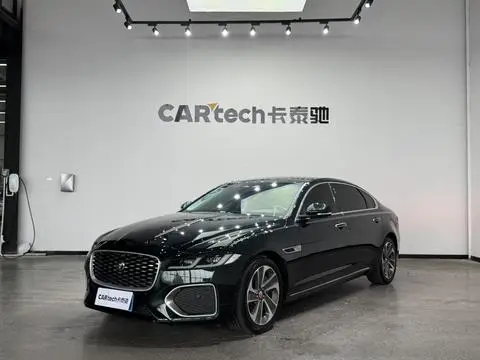 Jaguar XFL 2021 — фото 1