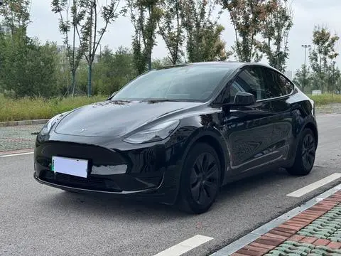 Tesla Model Y 2023 — фото 1