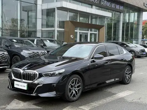BMW i5 2025