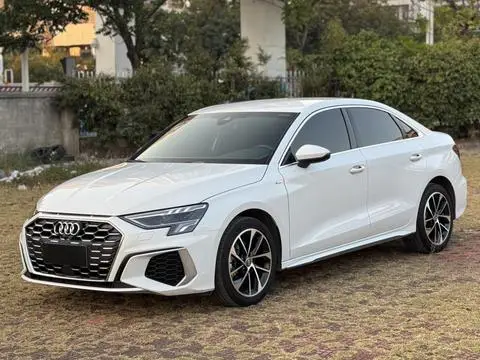 Audi A3 2022 — фото 1