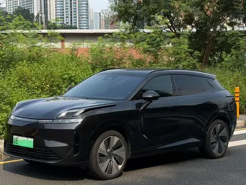 Lynk & Co 08 EM-P 2023
