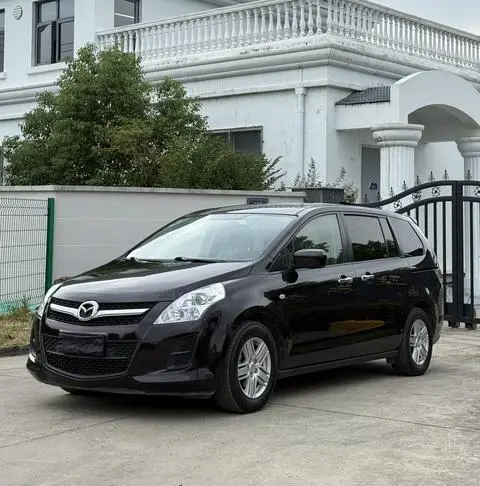 Mazda 8 2011