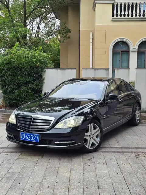 Mercedes-Benz S-Class 2010
