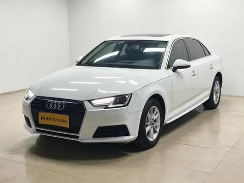 Audi A4L 2017 — фото 1