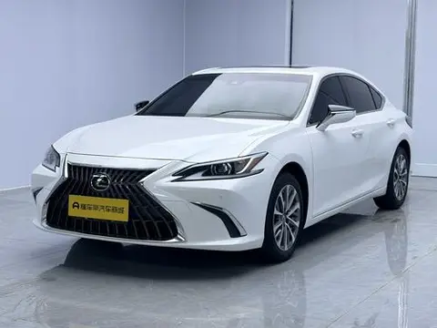Lexus ES 2022 — фото 1