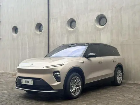 NIO ES8 2024