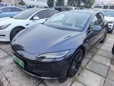 Tesla Model 3 2023 — фото 1