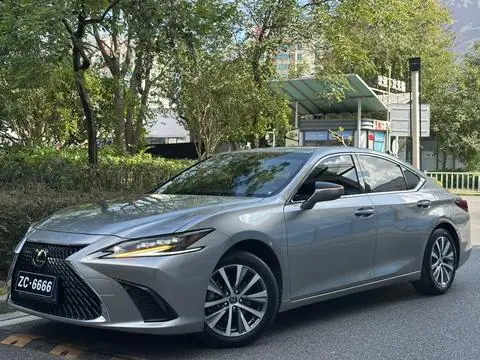 Lexus ES 2020