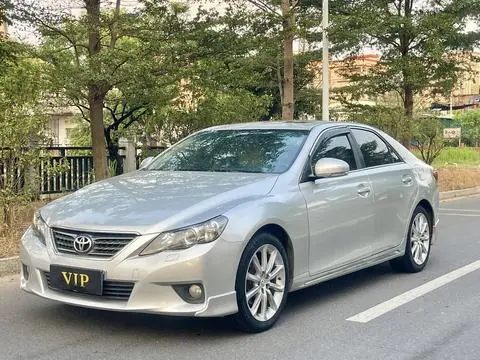 Toyota Reiz 2012