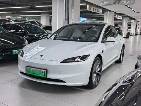 Tesla Model 3 2025