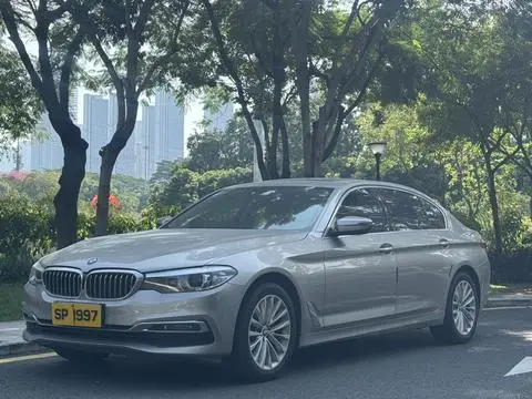 BMW 5 Series 2019 — фото 1