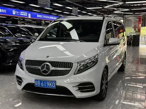 Mercedes-Benz V-Class 2022 — фото 1
