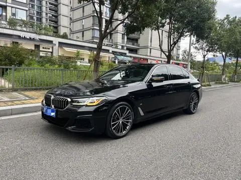 BMW 5 Series 2022 — фото 1