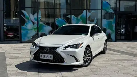 Lexus ES 2022