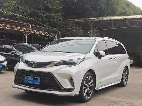 Toyota Granvia 2023