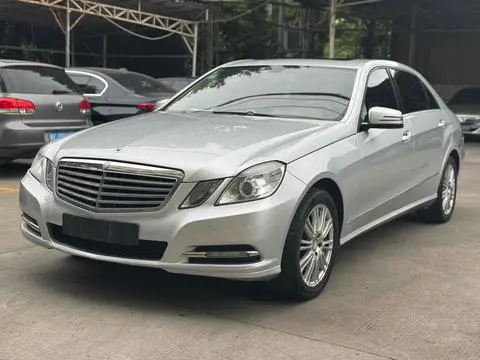 Mercedes-Benz E-Class 2013 — фото 1