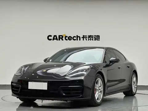 Porsche Panamera 2021
