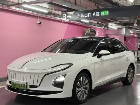 Hongqi E-QM5 2022 — фото 1