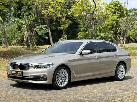 BMW 5 Series 2020 — фото 1