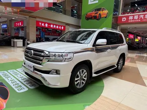 Toyota 兰德酷路泽 2016 — фото 1