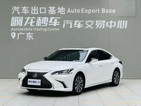 Lexus ES 2021