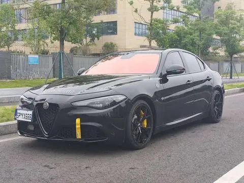 Alfa Romeo Giulia朱丽叶 2017