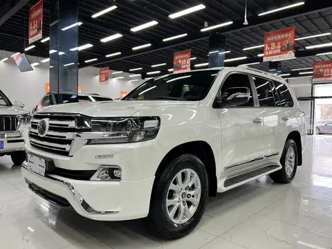 Toyota Land Cruiser 2018 — фото 1