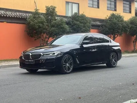 BMW 5 Series 2021 — фото 1