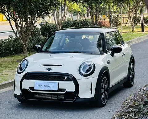 MINI MINI 2023