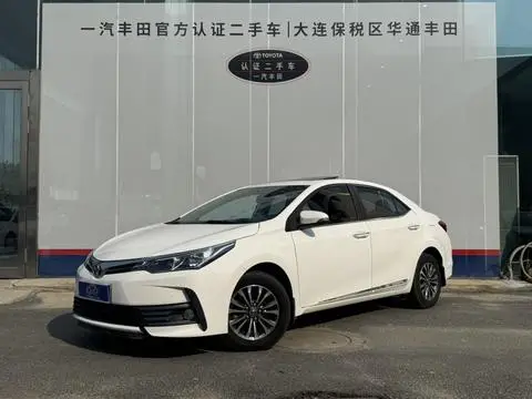 Toyota Corolla 2018 — фото 1