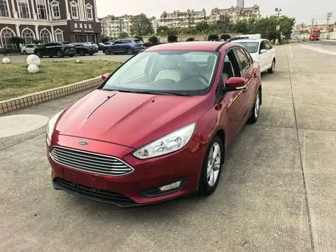Ford Focus 2015 — фото 1