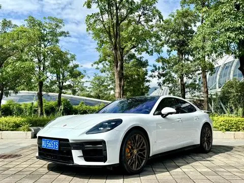 Porsche Panamera 2024 — фото 1