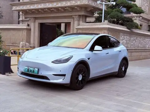 Tesla Model Y 2022 — фото 1
