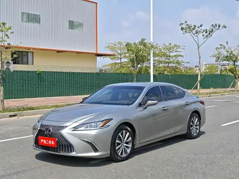 Lexus ES 2018