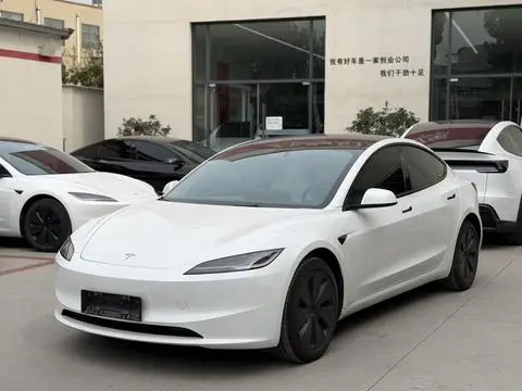 Tesla Model 3 2025