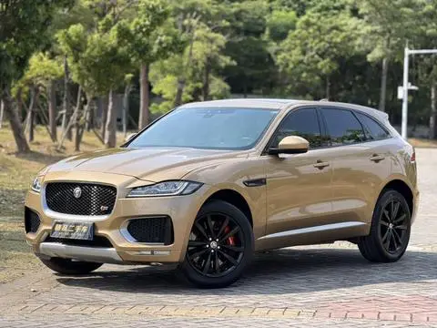 Jaguar F-PACE 2016