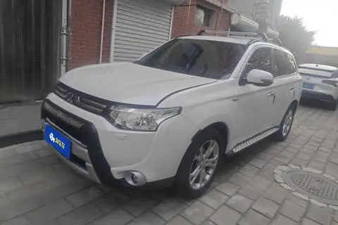Mitsubishi 欧蓝德 2013