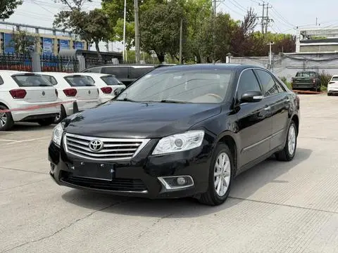Toyota Camry 2010 — фото 1
