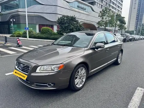 Volvo S80L 2011